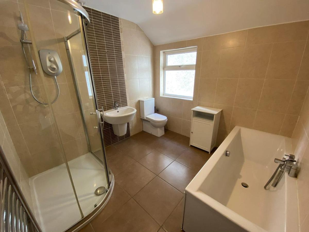 4 Bed Home Portrush Town Centre מראה חיצוני תמונה